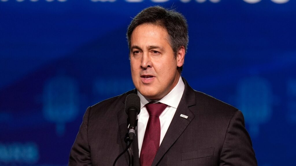 Heritage Foundation leader acknowledges error but resists resignation