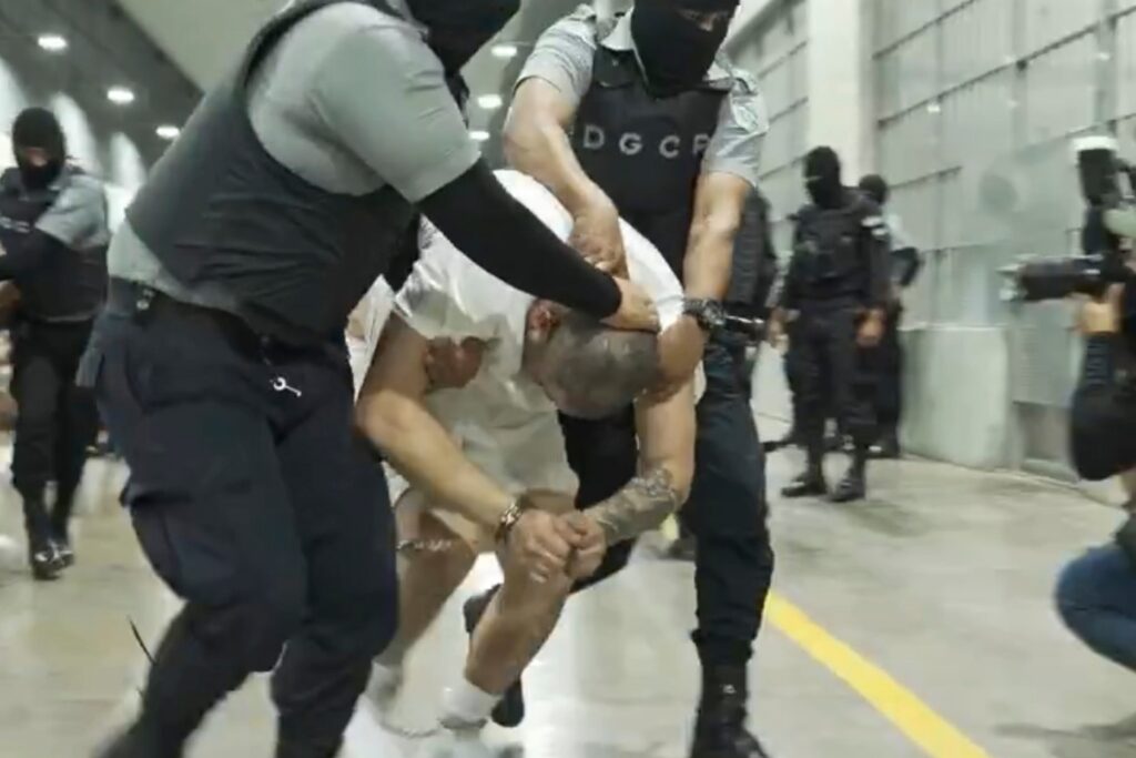 Justice Department presents evidence against Kilmar Abrego Garcia in smuggling case