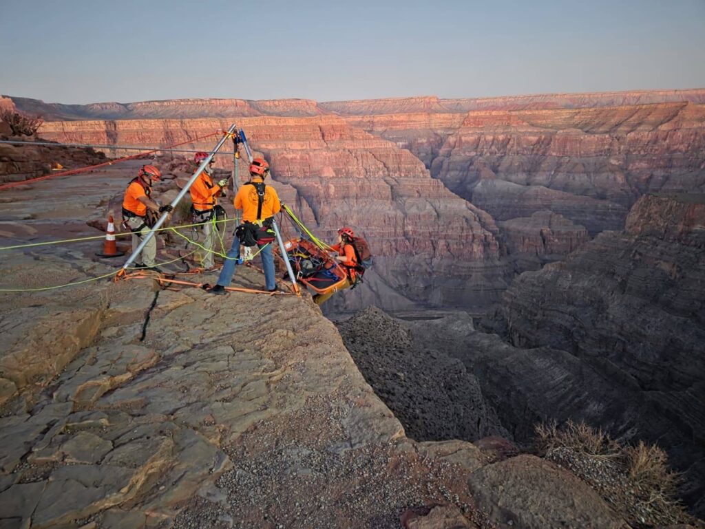 Man dies after falling at Grand Canyon