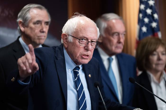 Senate Democrats propose extending Obamacare subsidies to end government shutdown