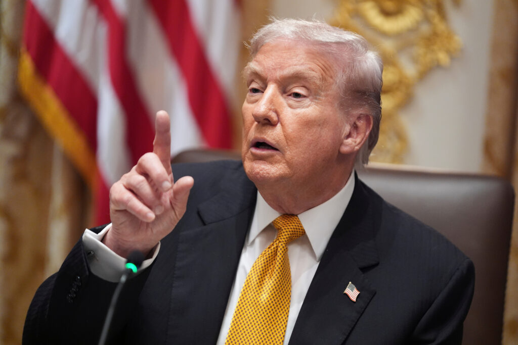 Trump proposes $10,000 bonus for air traffic controllers during shutdown