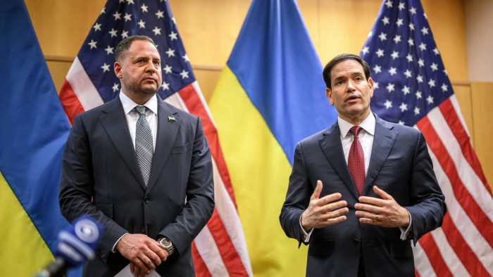 Ukraine agrees to key points of U.S.-led peace negotiations with Russia, but territorial disputes persist