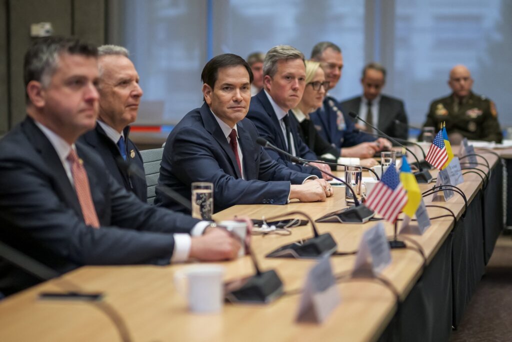 Ukrainian officials travel to Washington for crucial negotiations