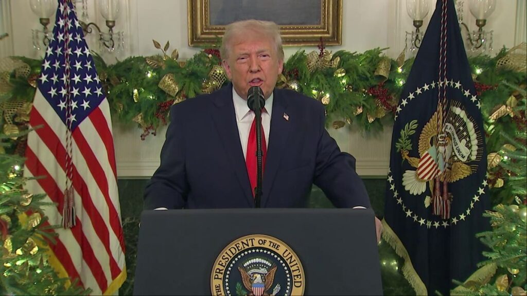 Trump extends Christmas holiday for federal employees